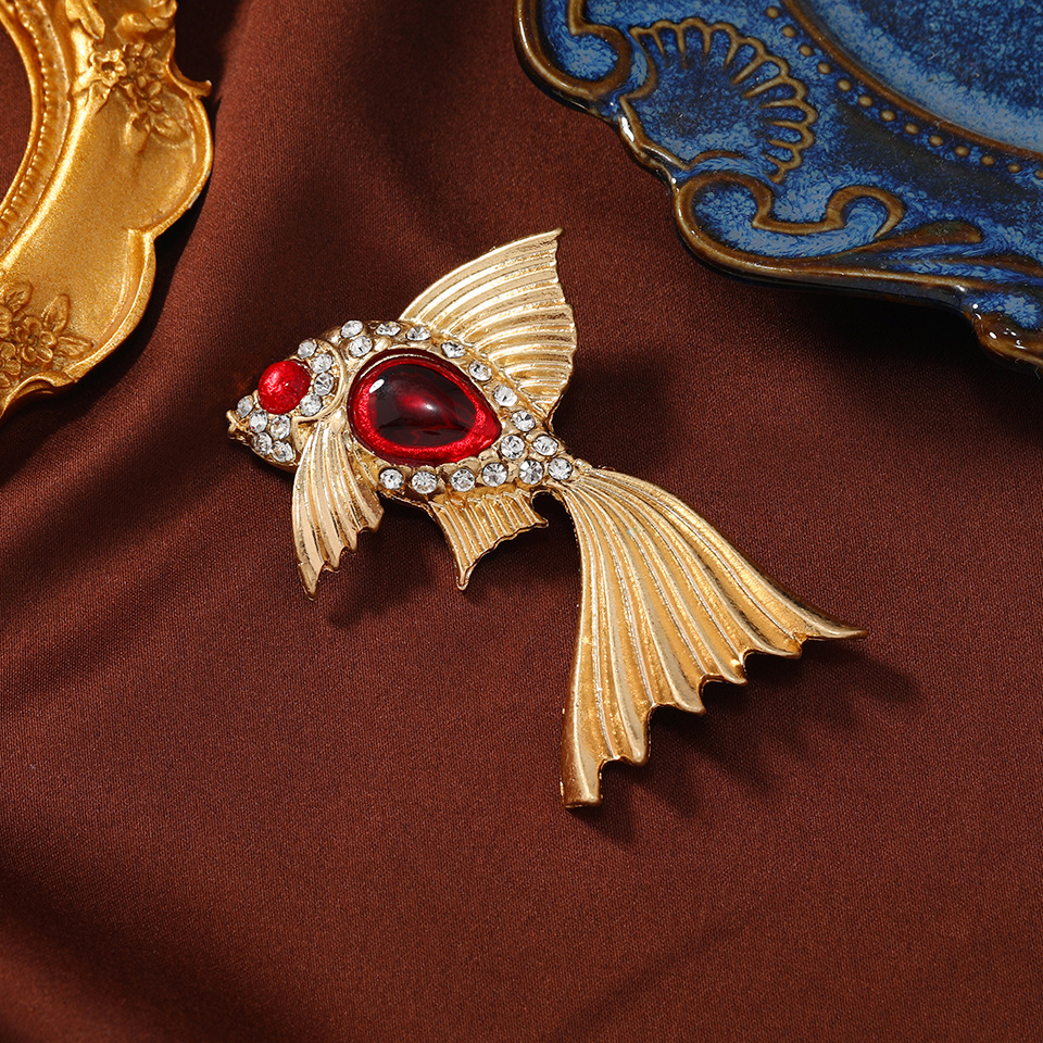 Vintage Fashion Meaning - Chinese Style Vintage Goldfish Brooch with